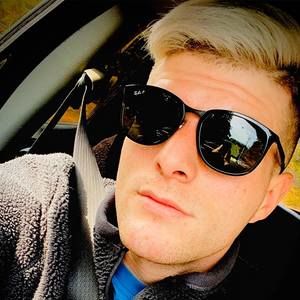 Meet your Posher, Clint